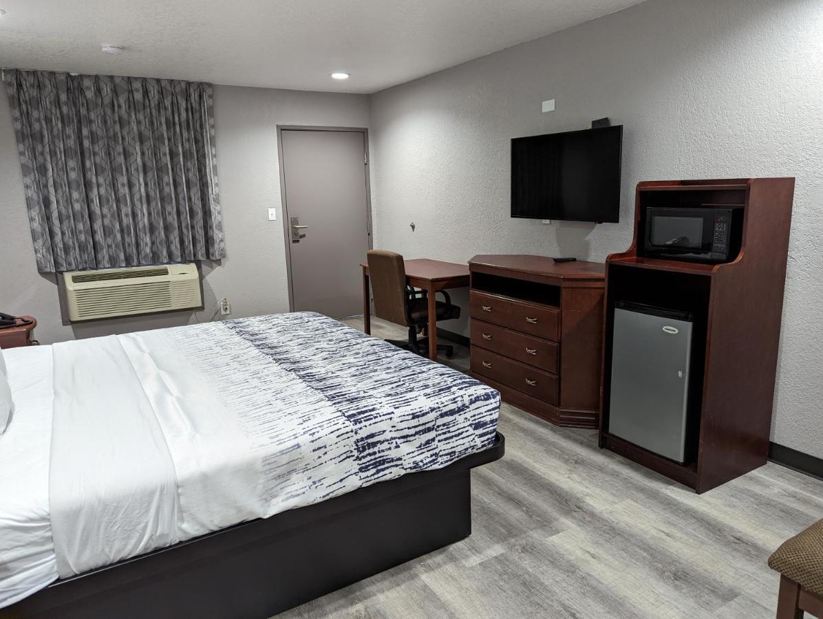 Okc Hotel โอคลาโฮมาซิตี้ ภายนอก รูปภาพ
