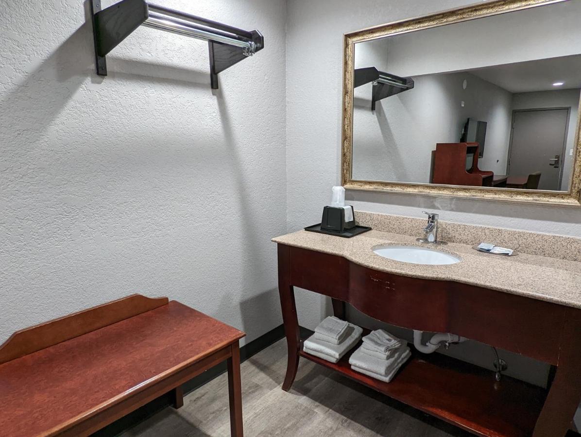 Okc Hotel โอคลาโฮมาซิตี้ ภายนอก รูปภาพ
