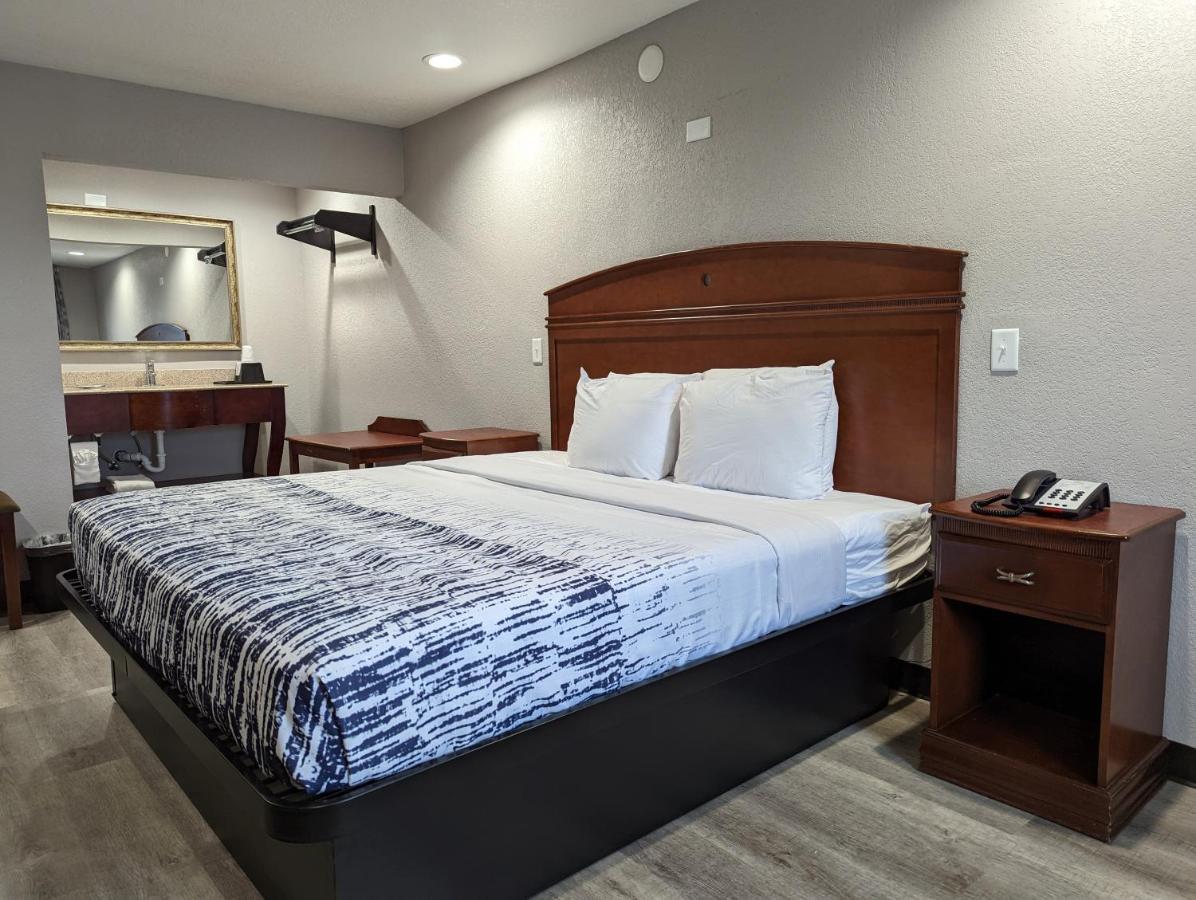 Okc Hotel โอคลาโฮมาซิตี้ ภายนอก รูปภาพ